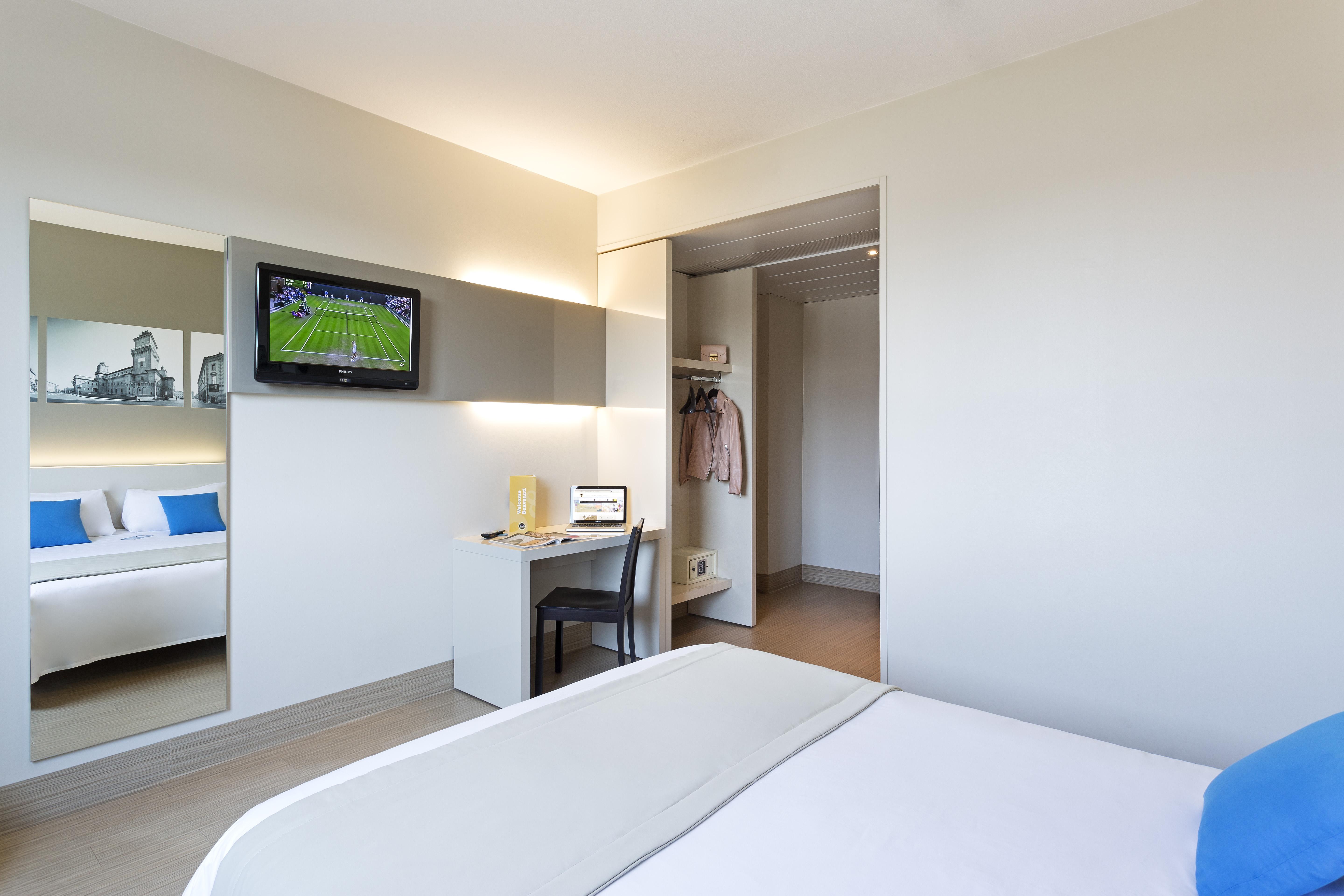 B&B Hotel Ferrara Exteriör bild