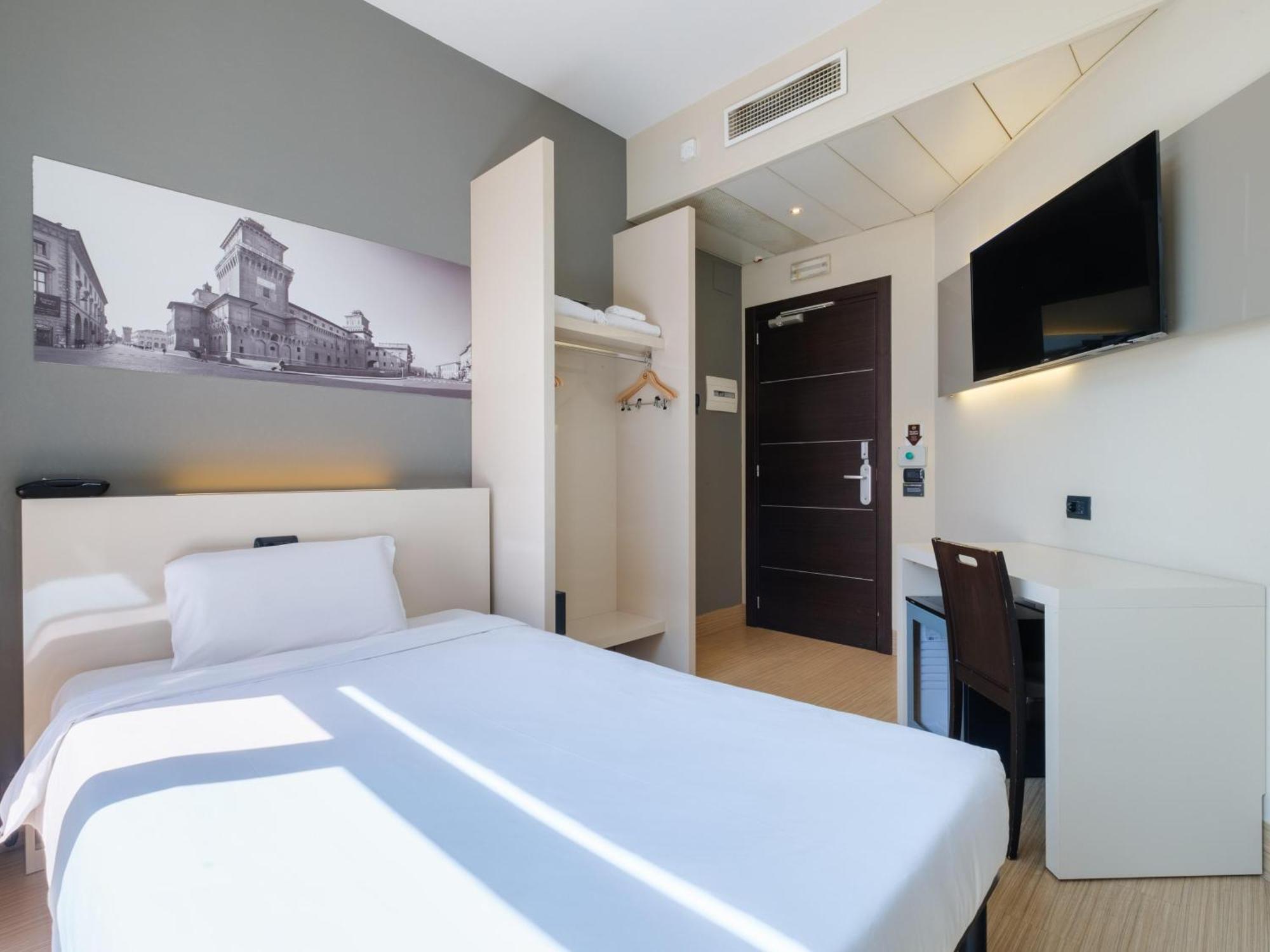 B&B Hotel Ferrara Exteriör bild